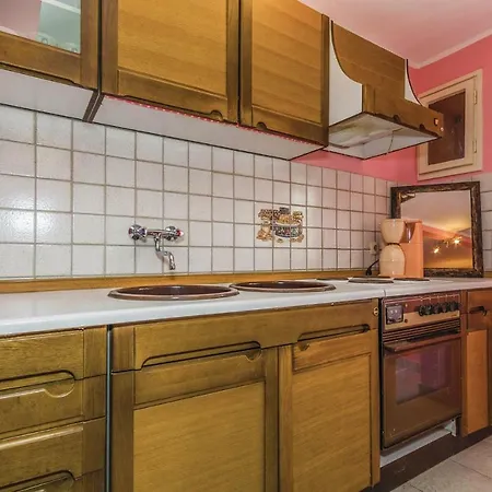 0-bedroom In Apartman Vrsar